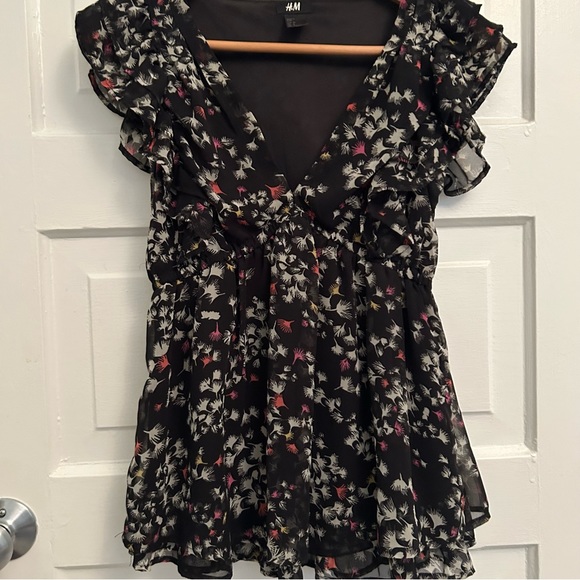 Black H&M Frilly Short Sleeve Blouse US6 S Party Club Feminine - Picture 3 of 12